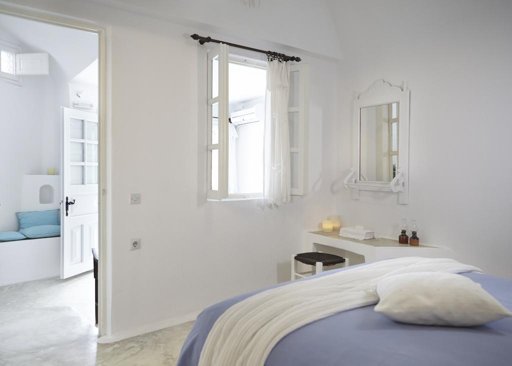 Altana Heritage Suites Imerovigli  Quarto foto
