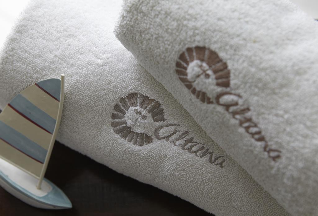 Altana Heritage Suites Imerovigli  Quarto foto